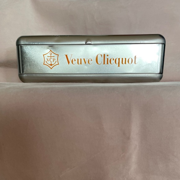 Veuve Cliquot metal silver case for Champagne Bottle - Picture 1 of 14